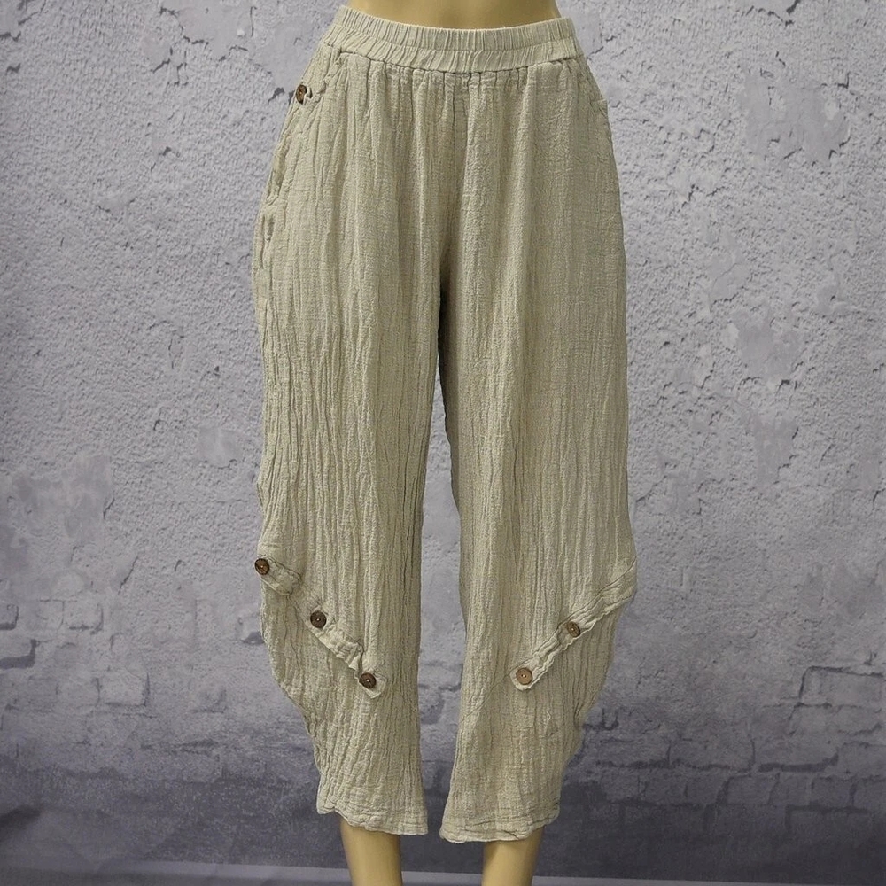 LUUKAA Oatmeal Beige Crinkle Button Crop Pants S